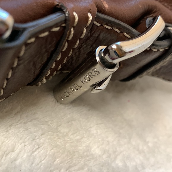 Michael Kors vintage cognac hobo with silver hardware - Picture 5 of 13